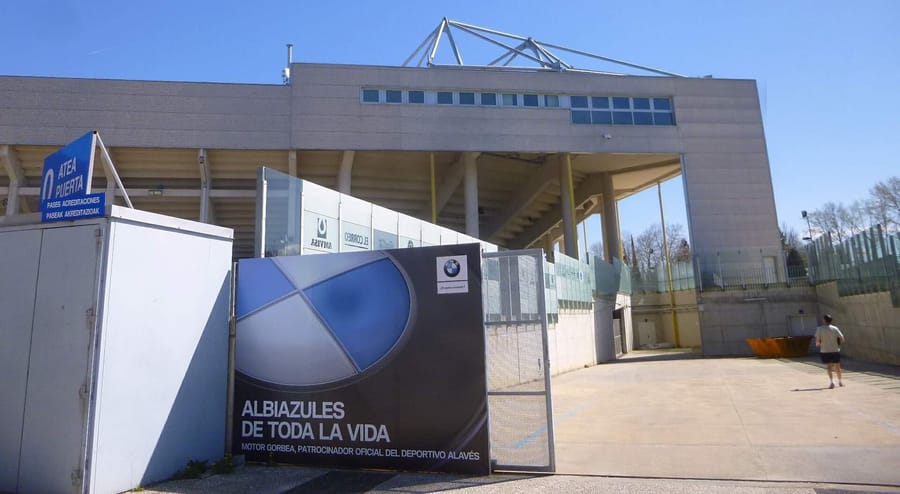 Vista del estadio de Mendizorroza en Vitoria-Gasteiz, campo del Deportivo Alavés y sede del Alavés - Getafe de la jornada 1