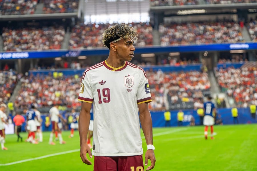 Lamine Yamal, la joven estrella del Barça y de España, en una final